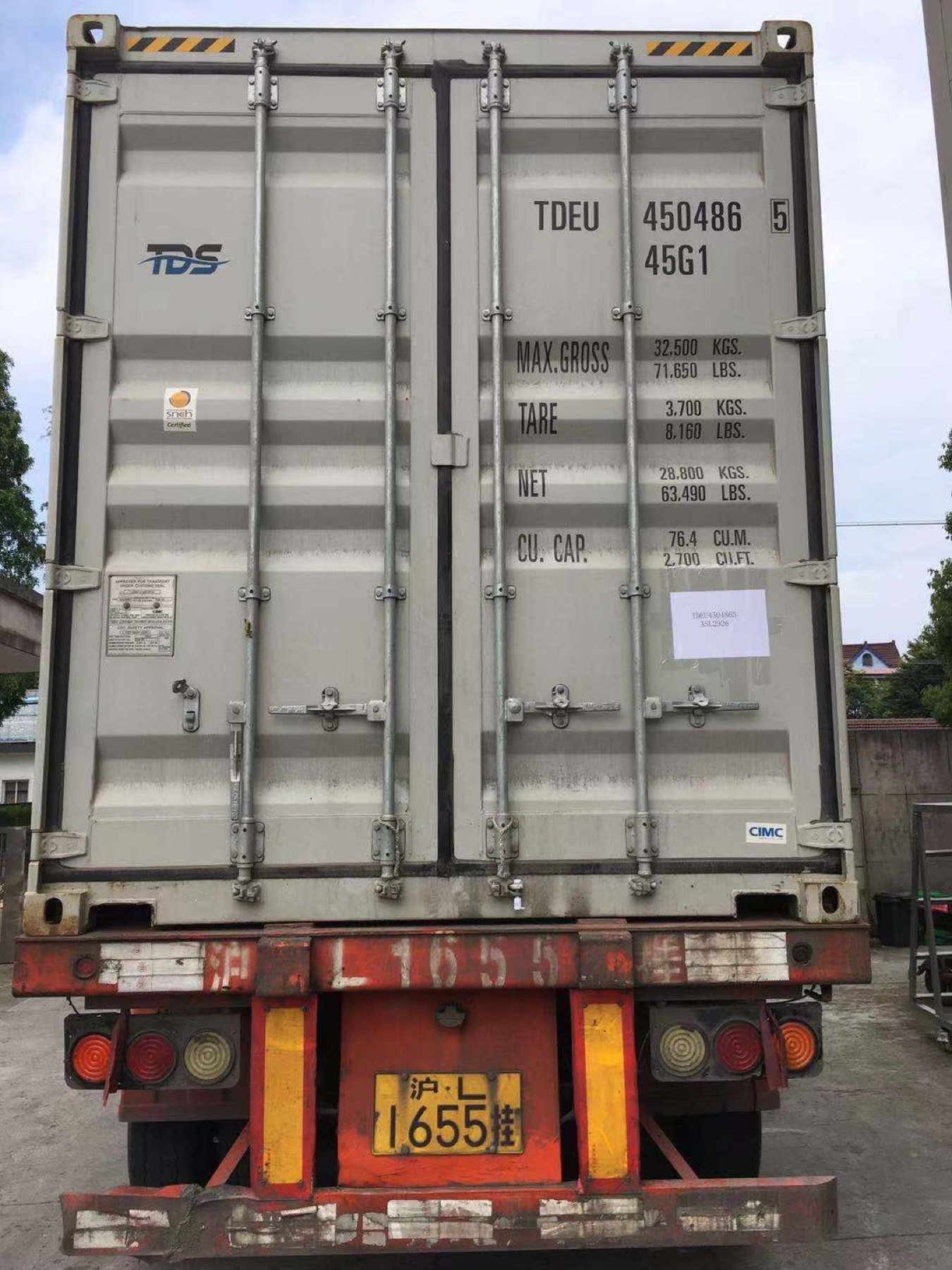 Closed export container after loading